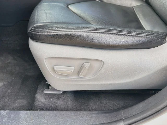 Used 2020 White Toyota LE image 19