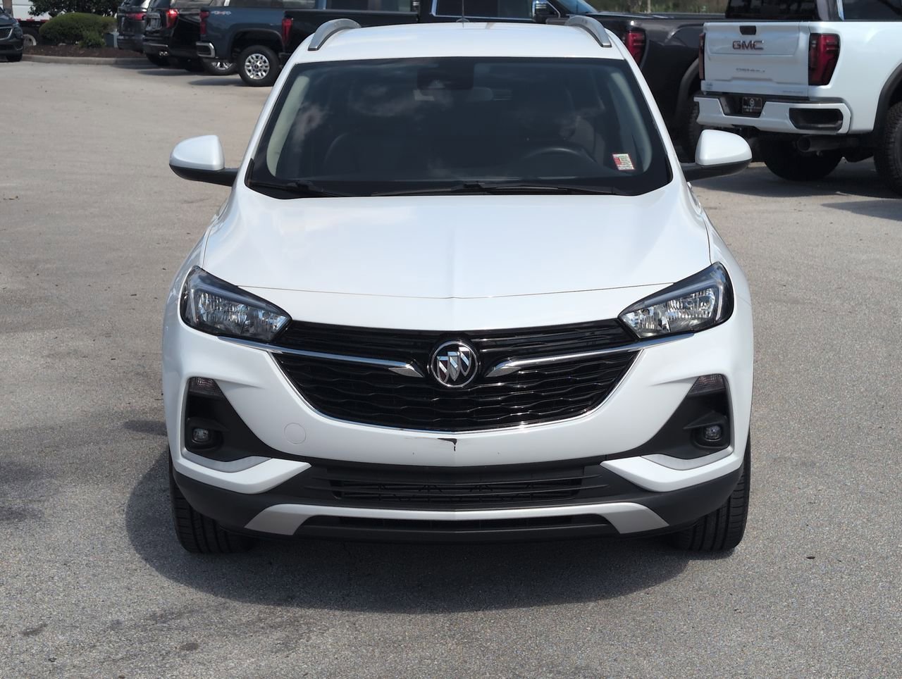 Used 2023 Summit White Buick Select image 3