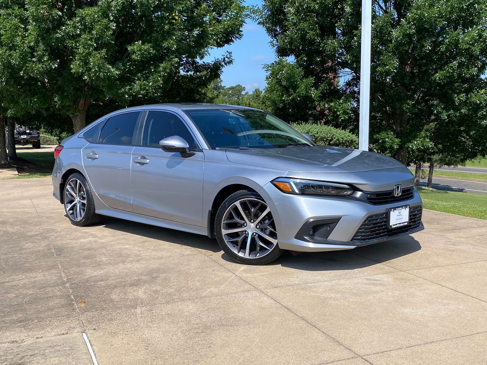 2022 Honda Civic Touring CVT's photo