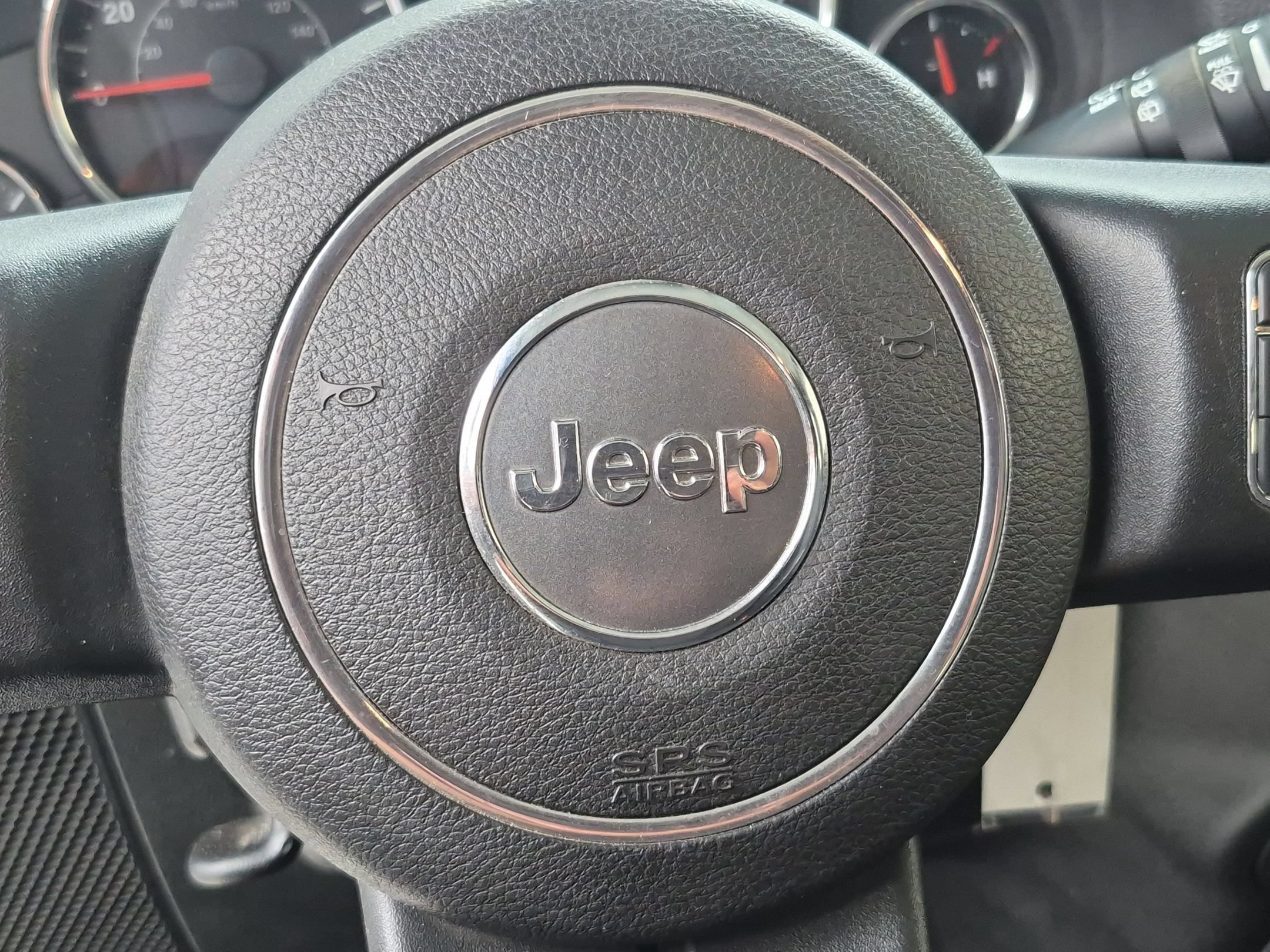 Used 2015 Bright White Clearcoat Jeep Sport image 22