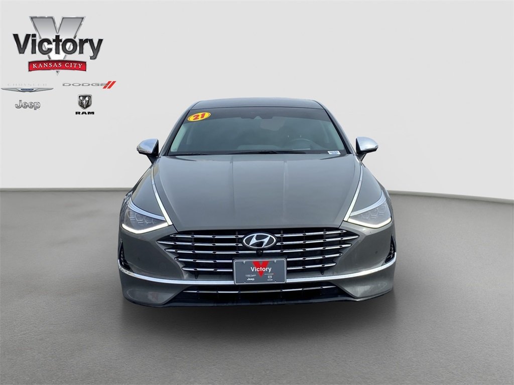 Used 2021 Hyundai Sonata Hybrid Limited with VIN KMHL54JJ5MA021578 for sale in Smithville, MO