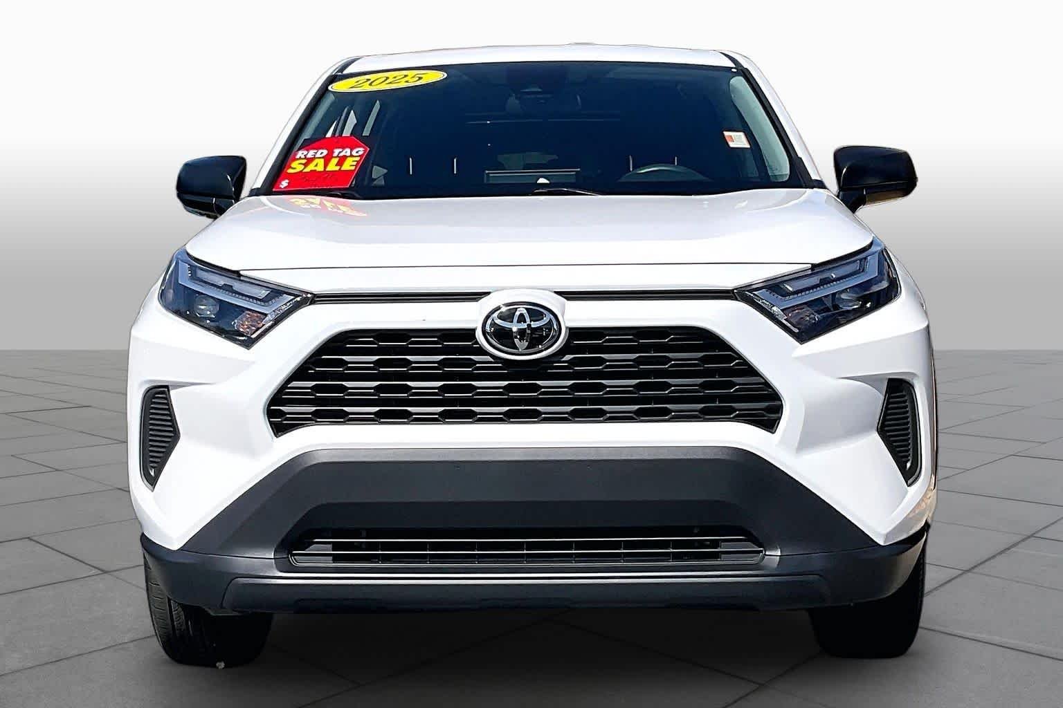 Used 2025 Ice Cap Toyota LE image 4