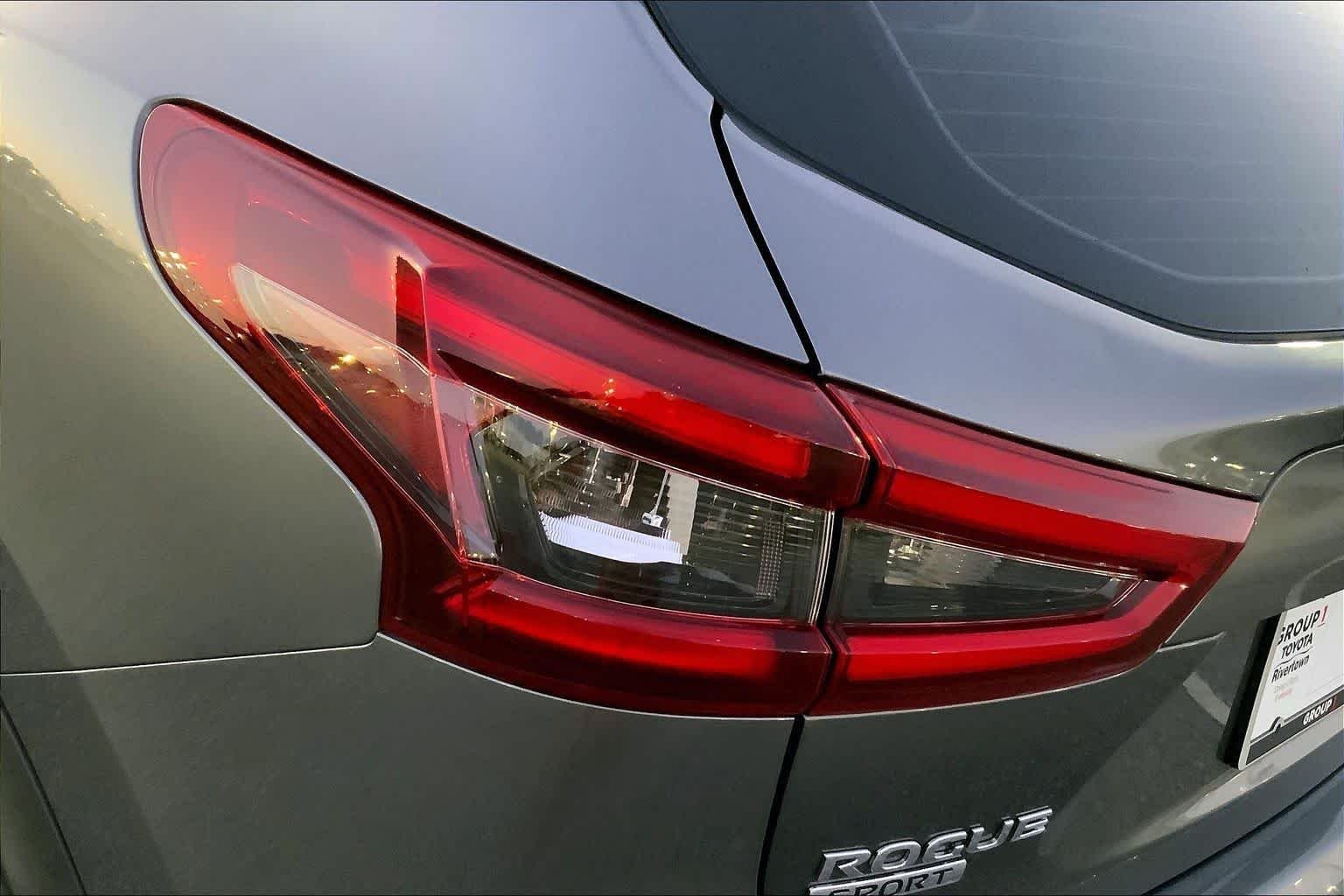 Used 2022 Gun Metallic Nissan S image 25