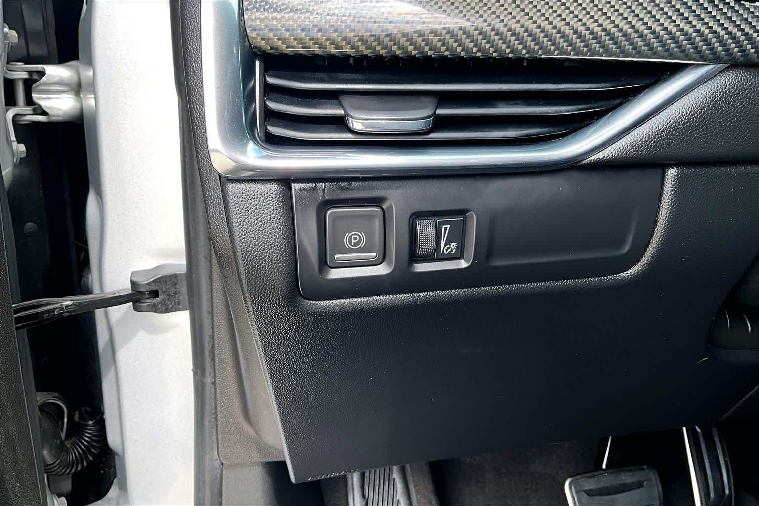 Used 2020 Radiant Silver Metallic Cadillac FWD Sport image 71