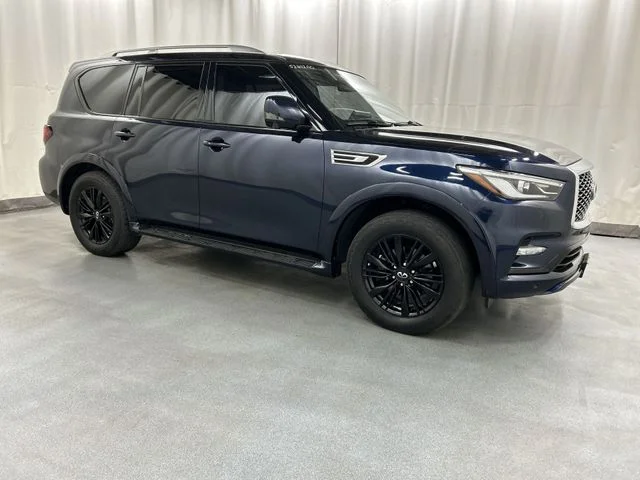 2022 INFINITI QX80's photo