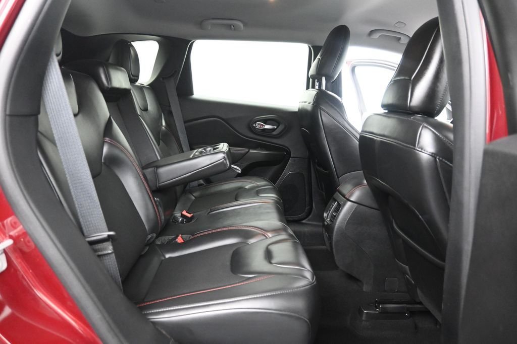 Used 2020 Velvet Red Pearlcoat Jeep Trailhawk image 22