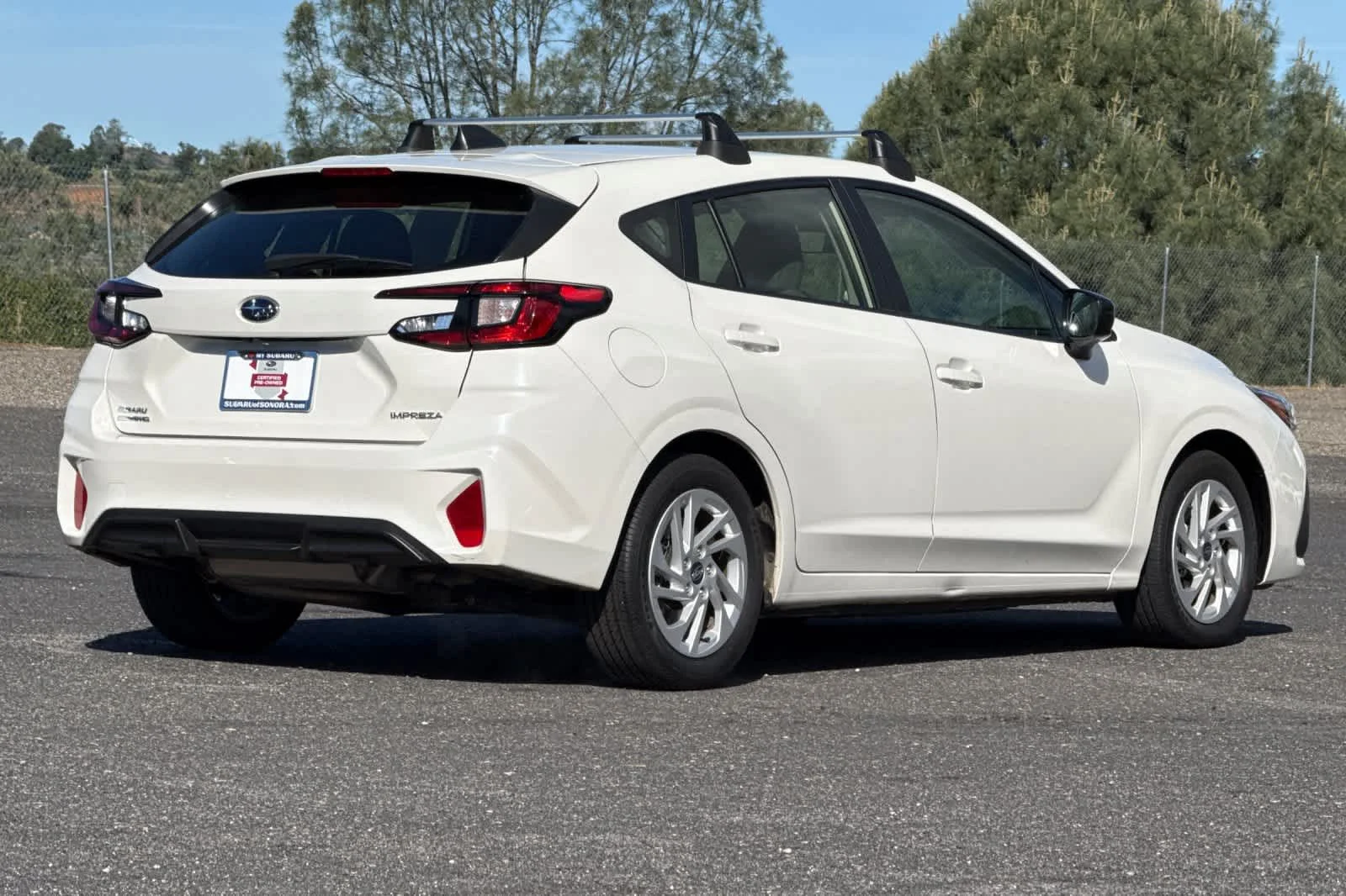Used 2025 Crystal White Pearl Subaru  image 3