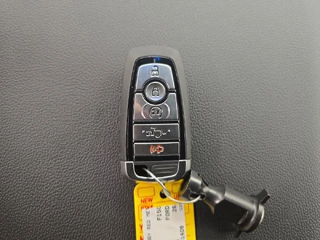 New 2026 Ruby Red Metallic Tinted Clearcoat Ford Lariat® image 32