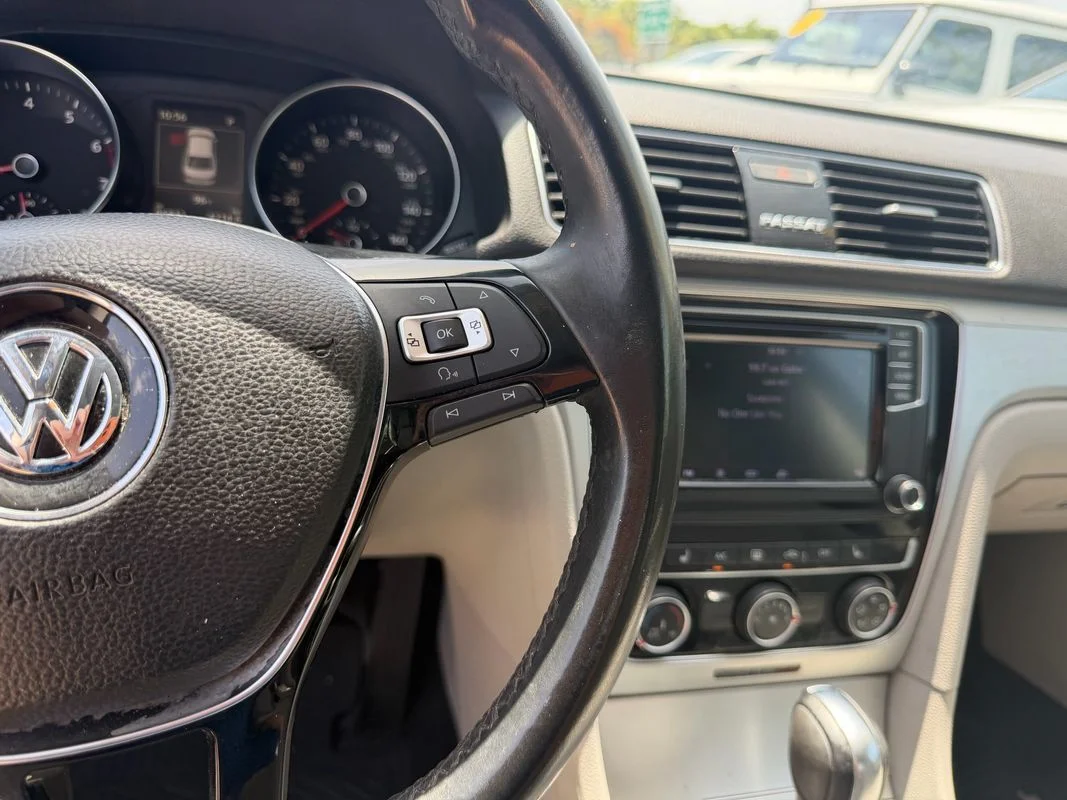 Used 2019  Volkswagen 2.0T Wolfsburg Edition image 10