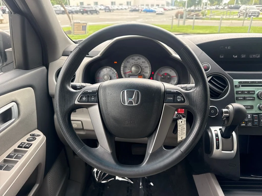 Used 2011 Crystal Black Pearl Honda EX image 19