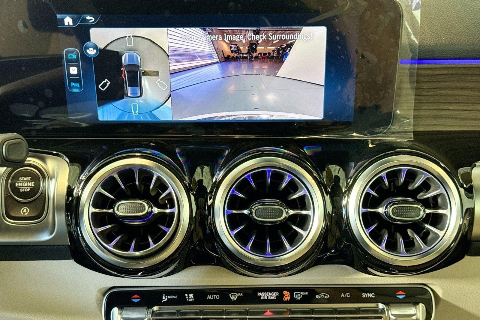 New 2026 Polar White Mercedes-Benz GLB 250 image 13