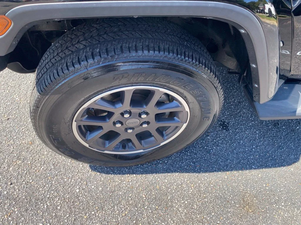 Used 2021 Black Jeep Overland image 21