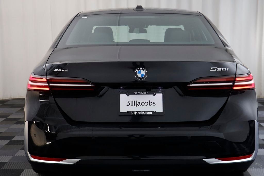 New 2026 Black Sapphire Metallic BMW 530i xDrive image 15