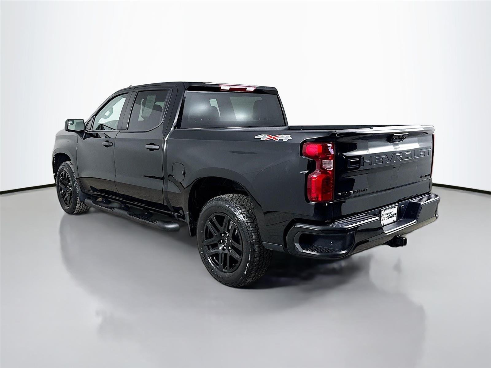 Used 2023 Black Chevrolet Custom image 7