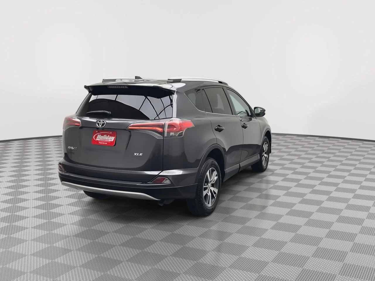 Used 2016 Gray Toyota XLE image 34