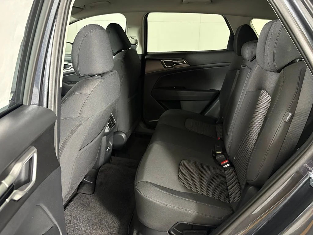 New 2027 Gravity Gray Kia LX image 36