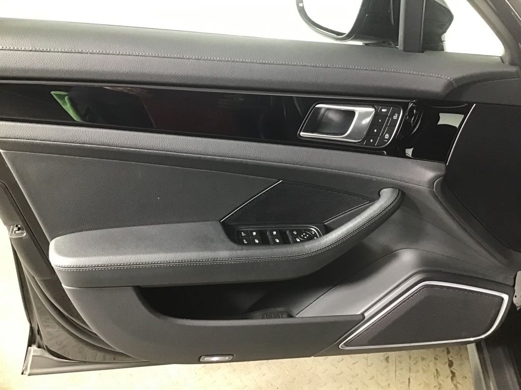 Certified Used 2023  Porsche 4 image 29