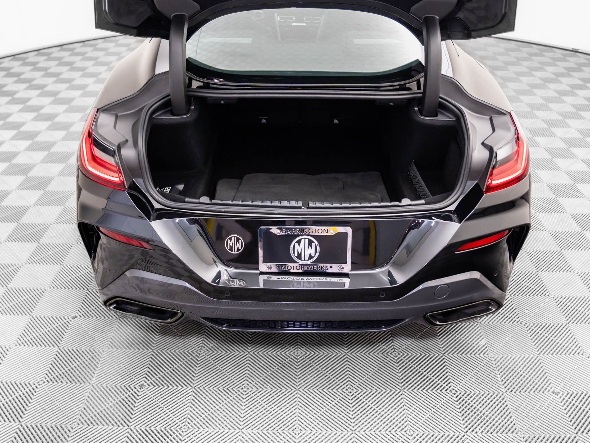 2025 BMW 8 Series M850i - Photo 35