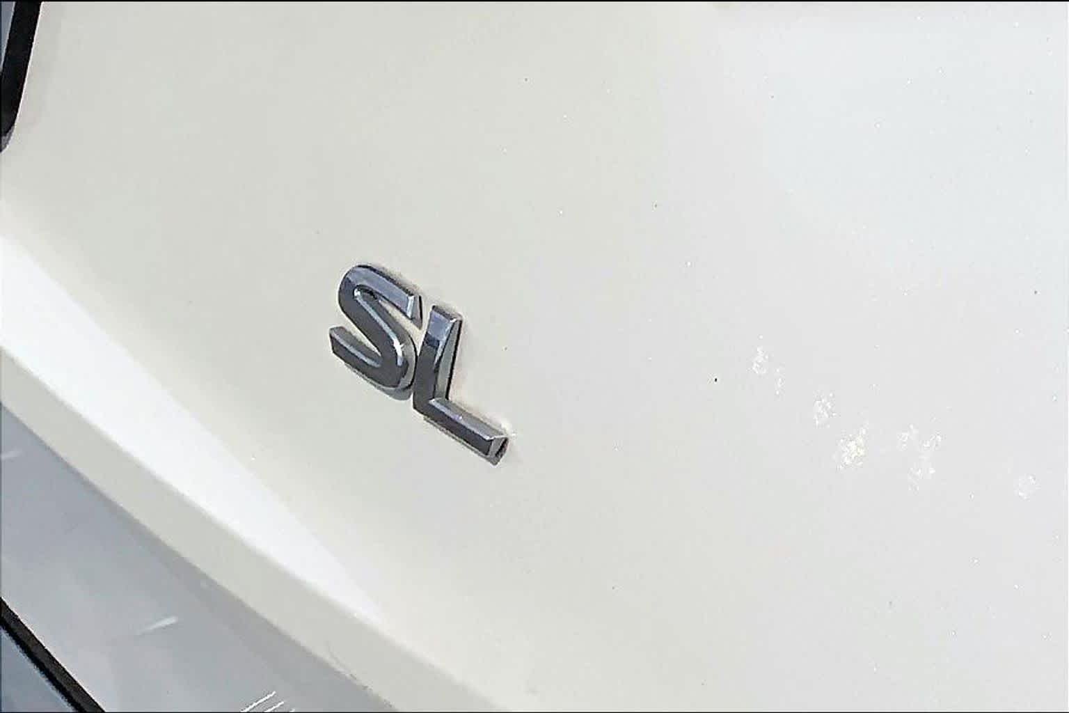 Used 2022 Pearl White Tricoat Nissan SL image 30