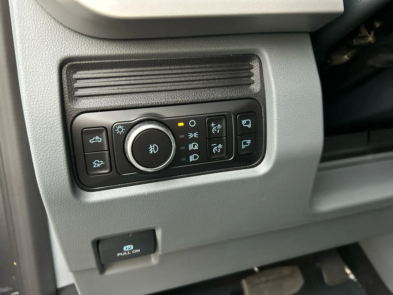 New 2026 Carbonized Gray Metallic Ford F-350® XLT image 32
