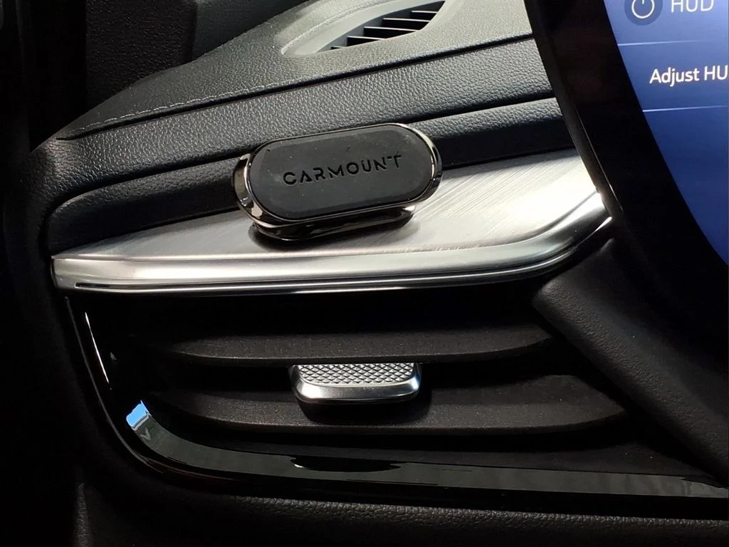 Certified Used 2025 Gray Buick Avenir image 18