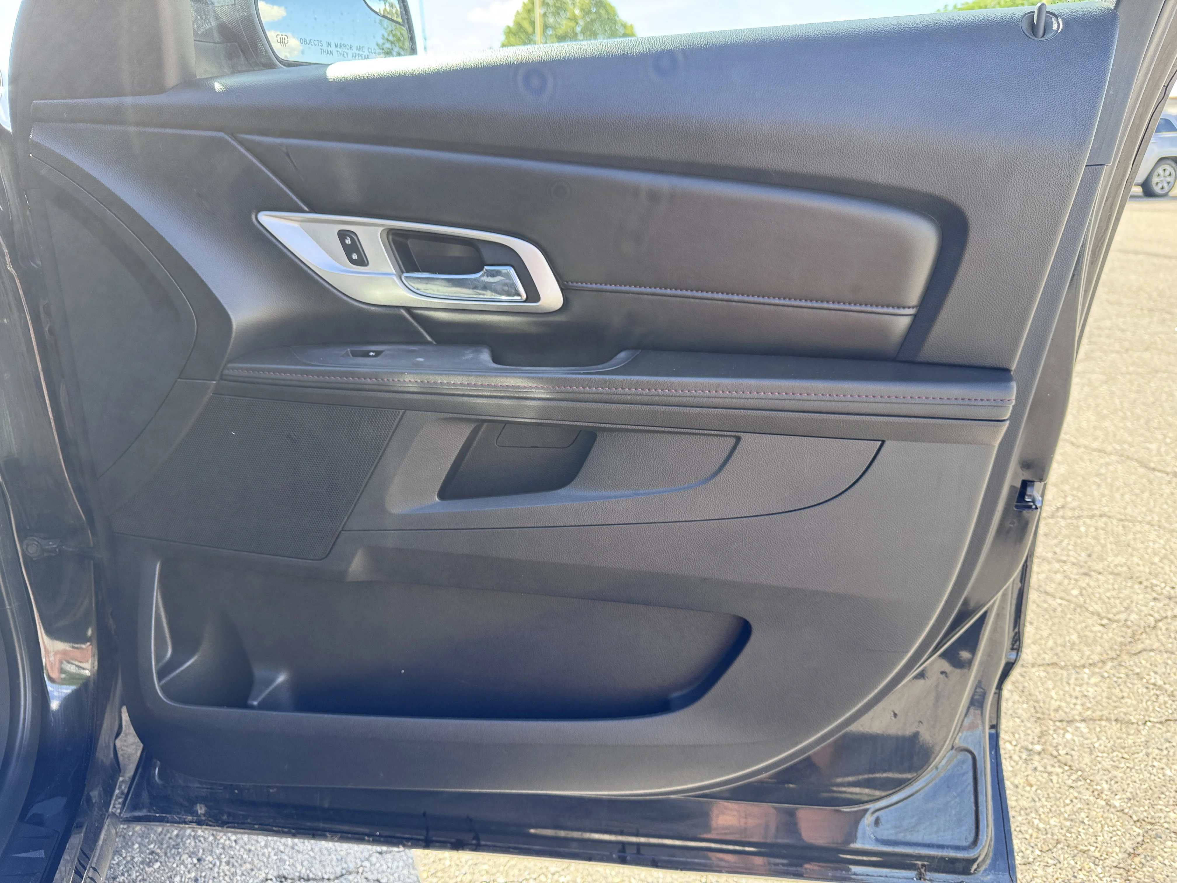Used 2013 Onyx Black GMC SLE image 45