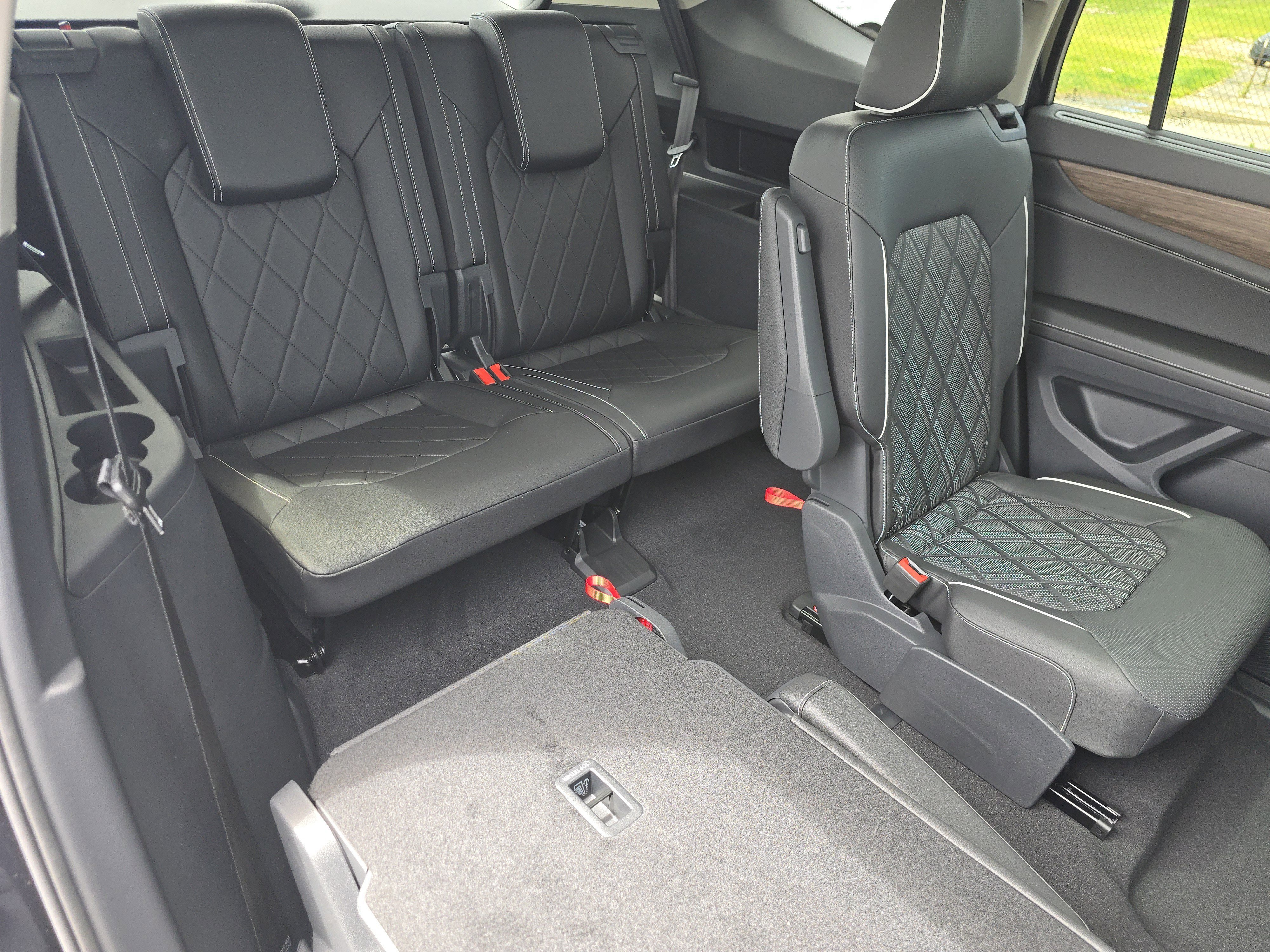 New 2026 Deep Black Pearl Volkswagen 2.0T SEL Premium R-Line image 19
