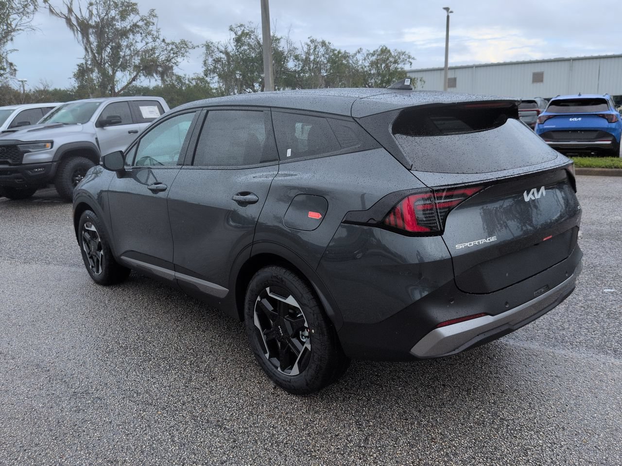 New 2027 Gravity Gray Kia S image 7
