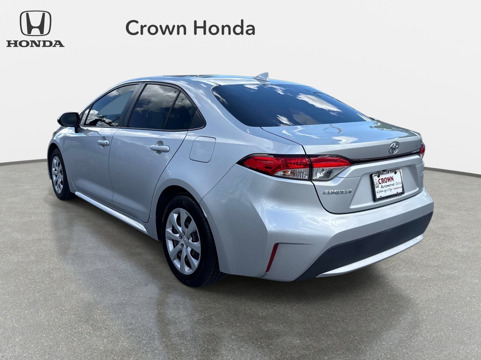 Used 2020 Classic Silver Metallic Toyota LE image 3