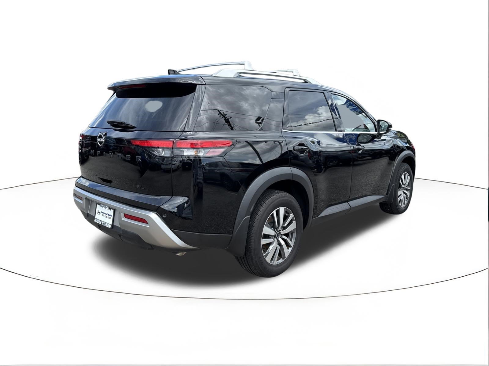 Used 2023 Super Black Nissan SL image 3
