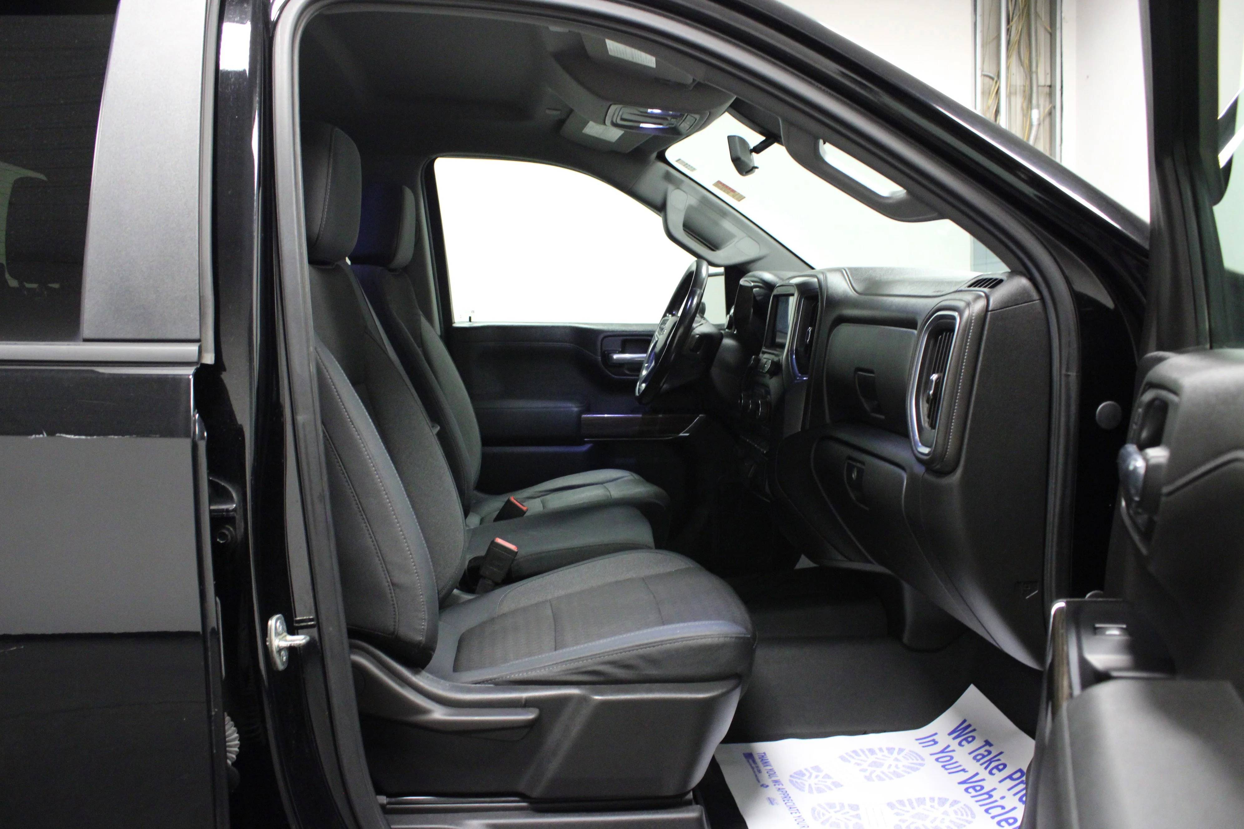 Used 2019 BLACK Chevrolet RST image 15