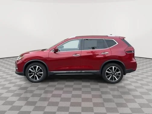 Used 2020 Red Nissan SL image 4