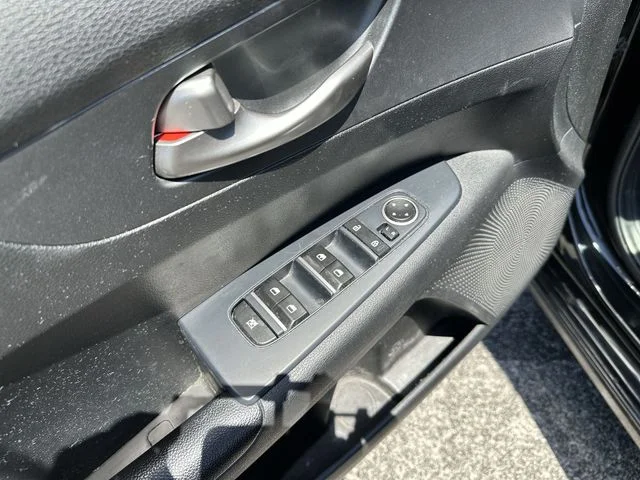 Used 2020 Black Kia FE image 17