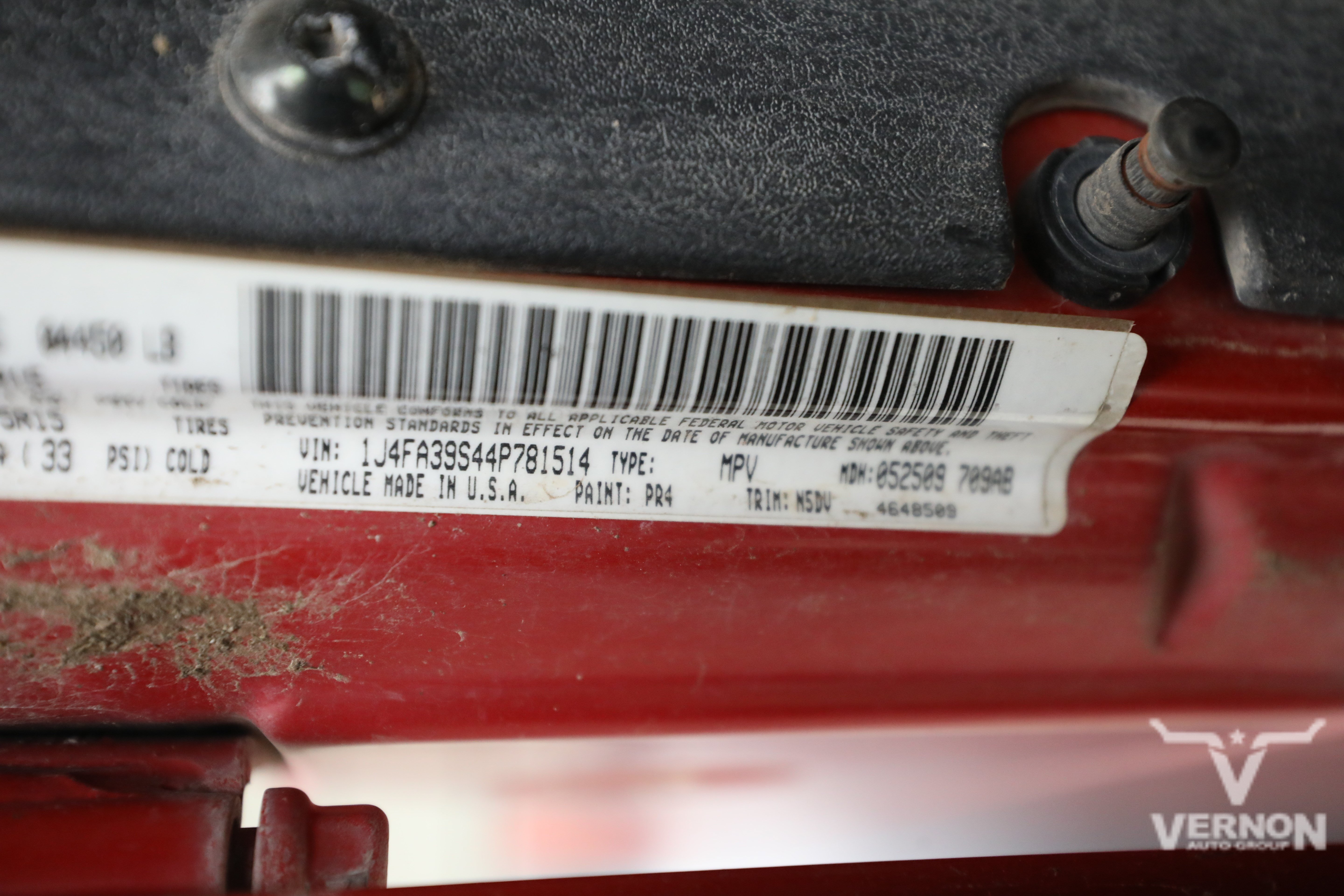 Used 2004 Flame Red Jeep Y image 14