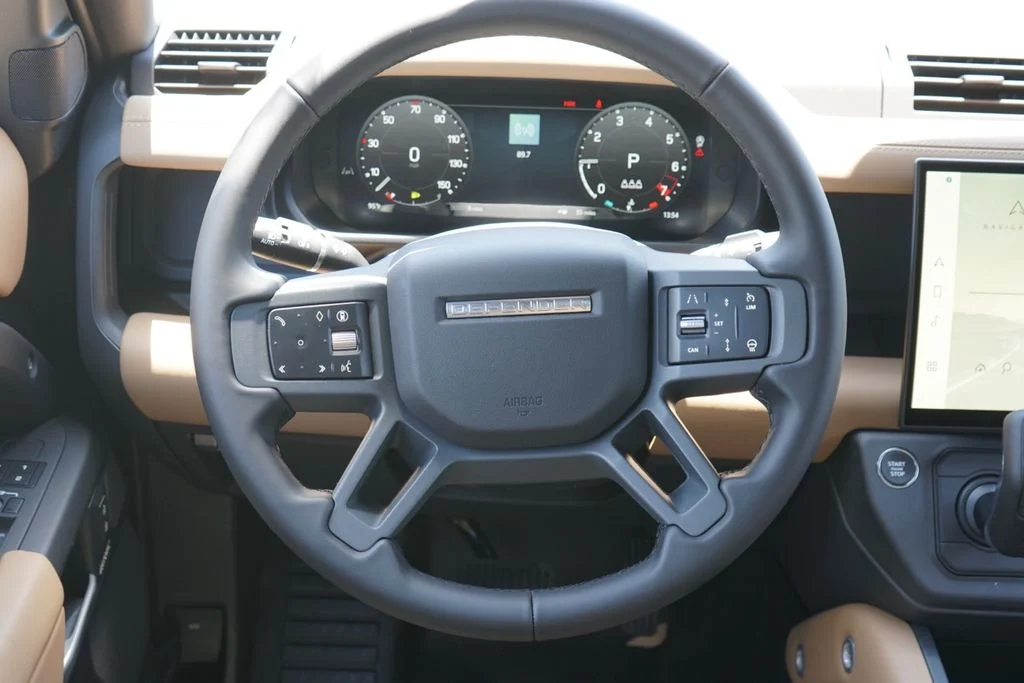 New 2026 Black Land Rover X-Dynamic SE image 27