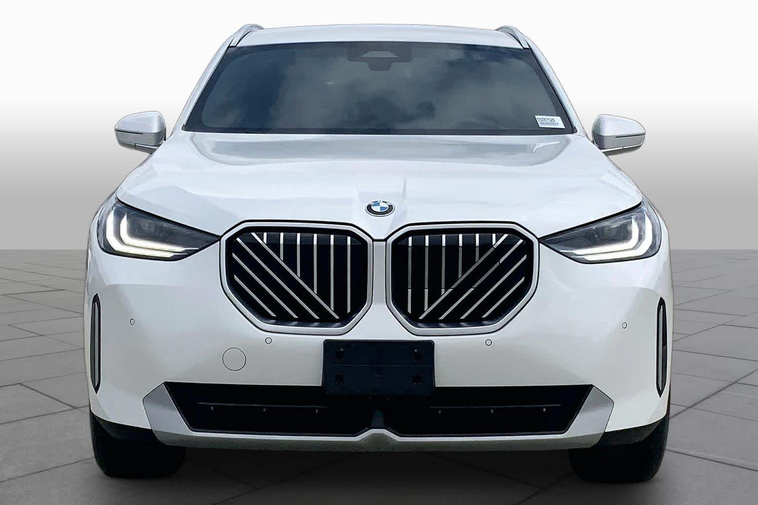 Used 2025 Mineral White Metallic BMW 30 xDrive image 5