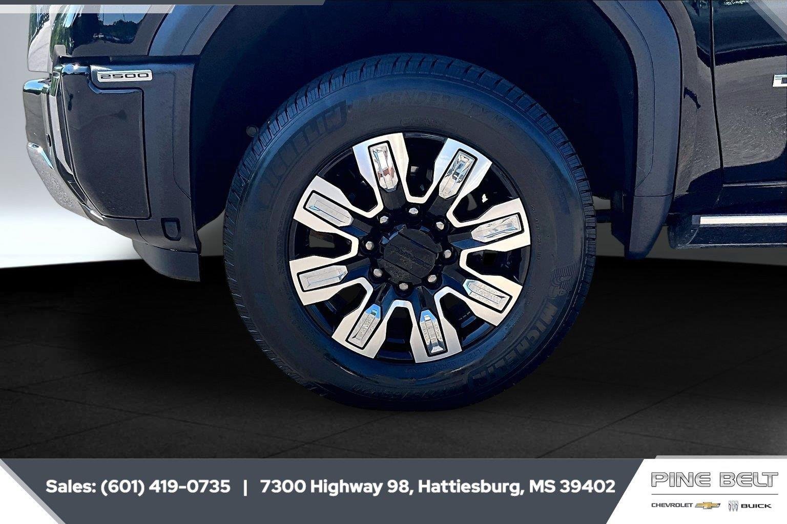 Used 2024 Onyx Black GMC Denali image 8