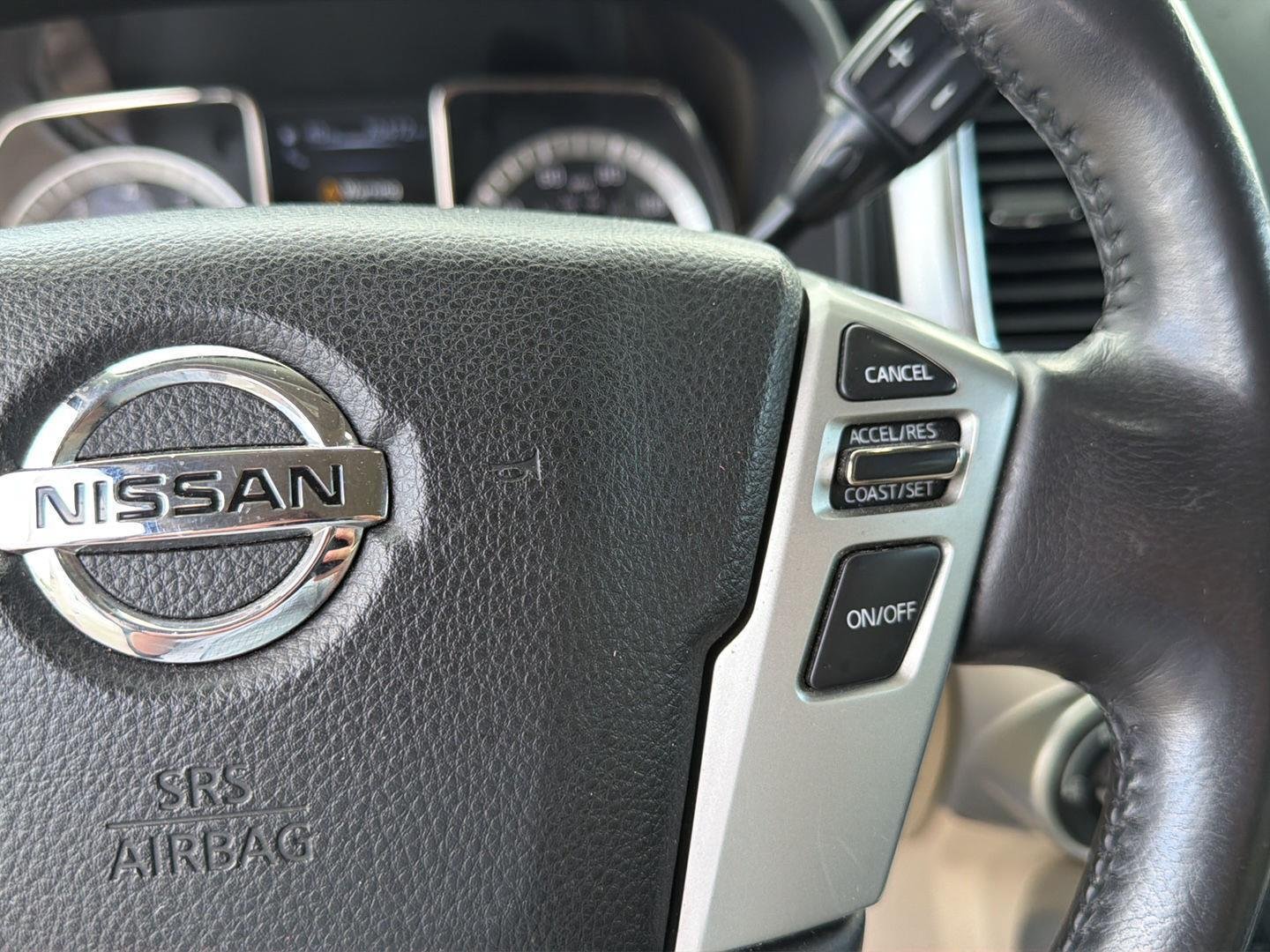 Used 2018 Pearl White Nissan SL image 22
