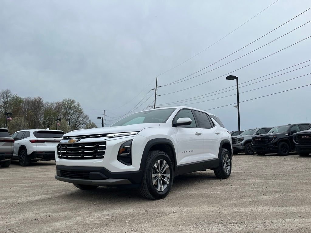 Used 2025 Summit White Chevrolet LT image 2