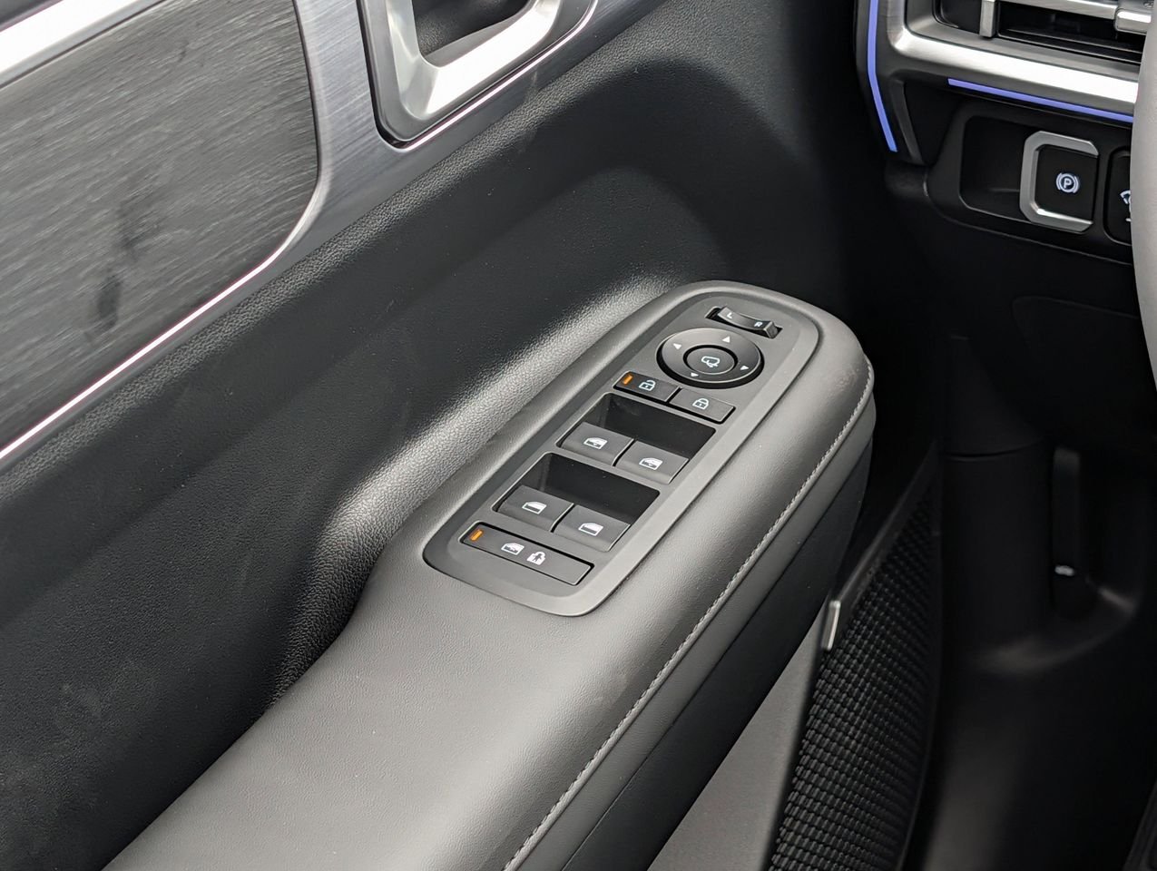 New 2026 Shimmering Silver Hyundai Limited 6P image 12