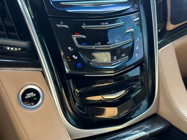 Used 2018 White Cadillac Platinum Edition image 28
