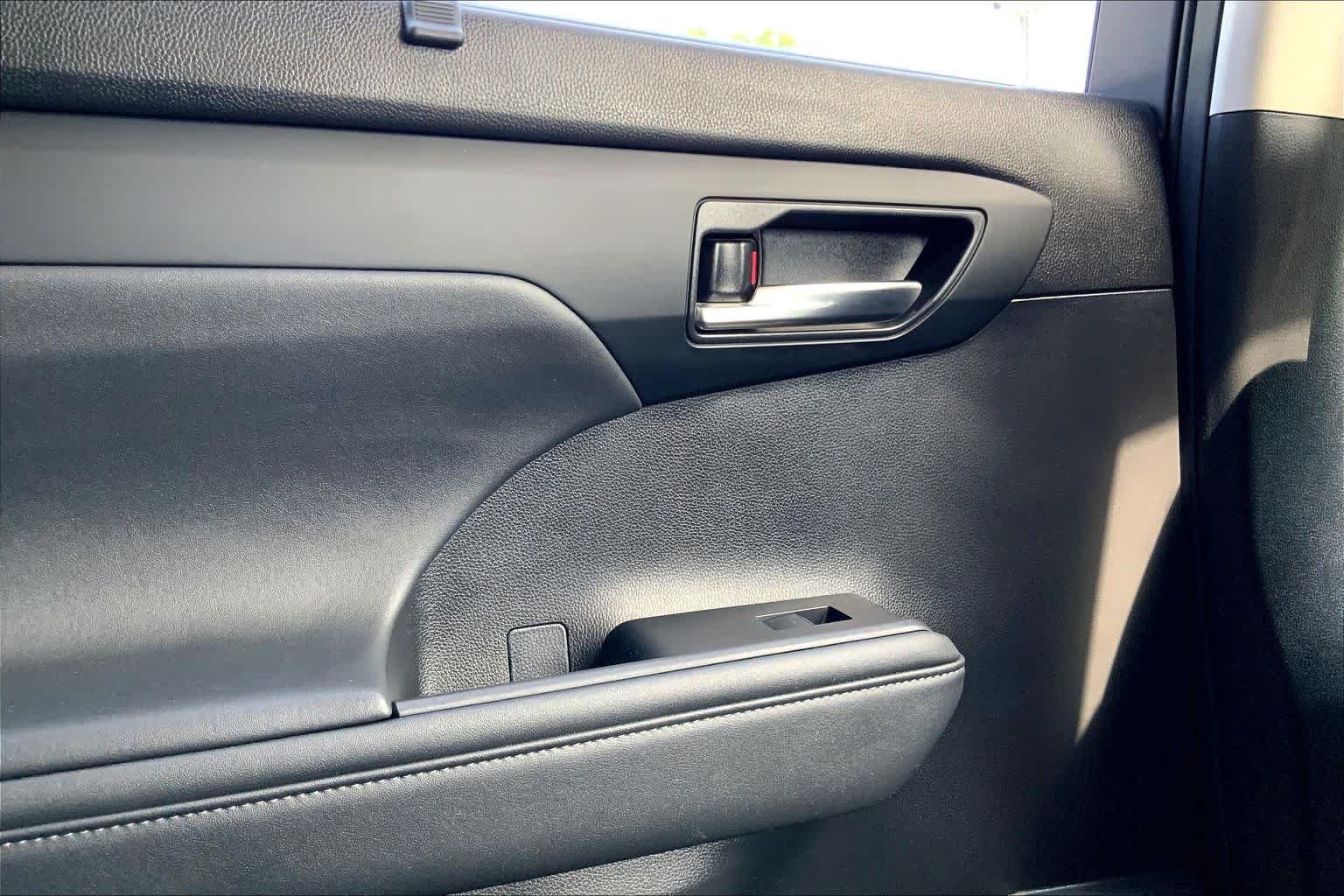 Used 2021 Moon Dust Toyota XLE image 36