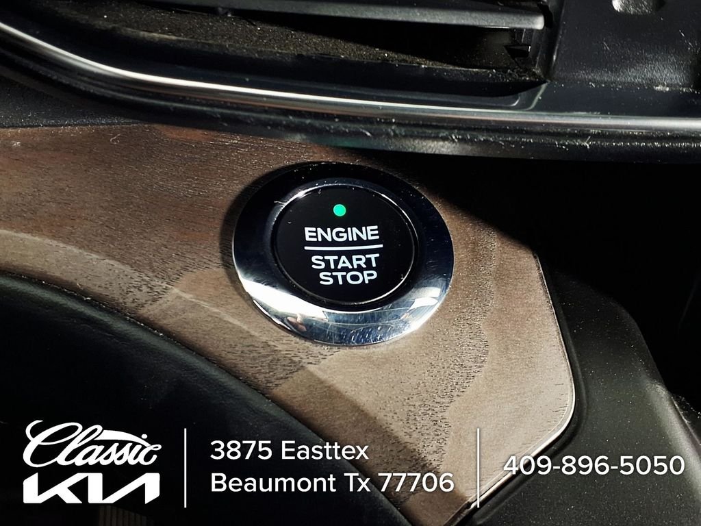 Used 2020 Silver Ford Platinum image 16