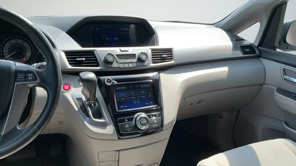 Used 2017 Lunar Silver Metallic Honda EX image 8