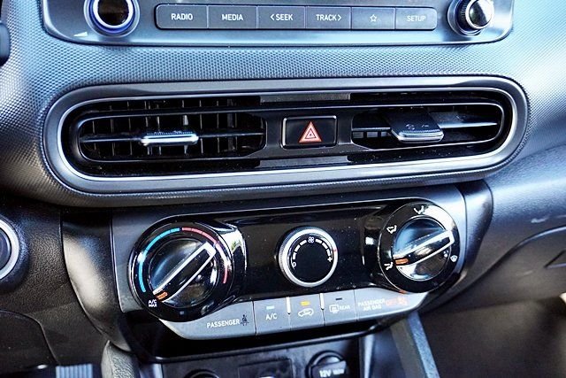 Used 2023 White Hyundai SEL image 26