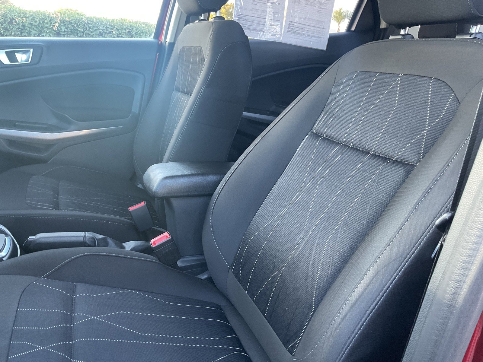 Used 2019 Ruby Red Metallic Ford SE image 17