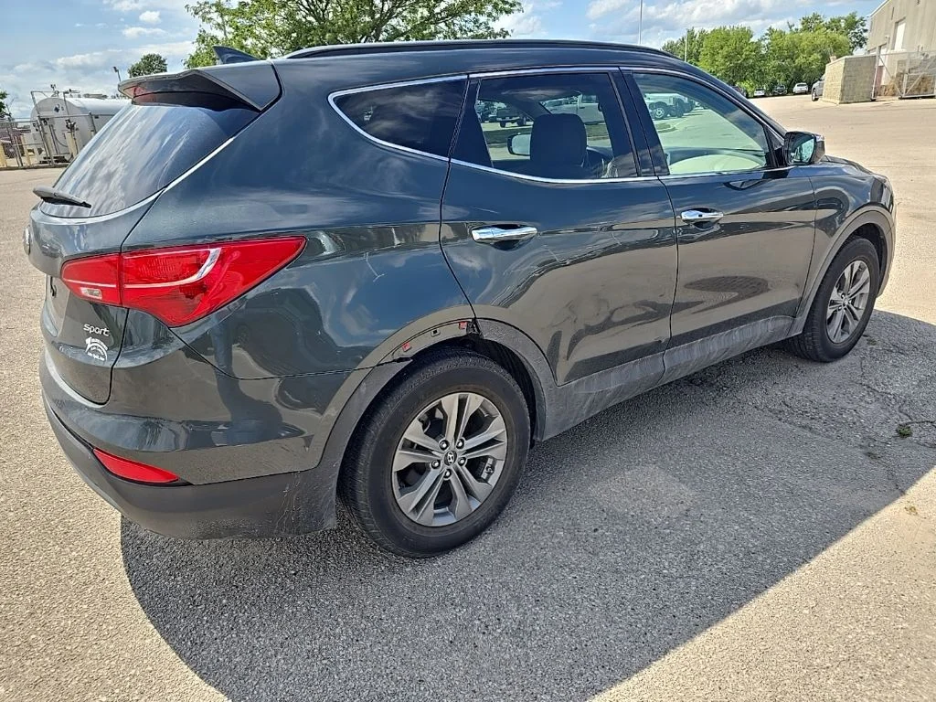 Used 2014 Green Hyundai Base image 7