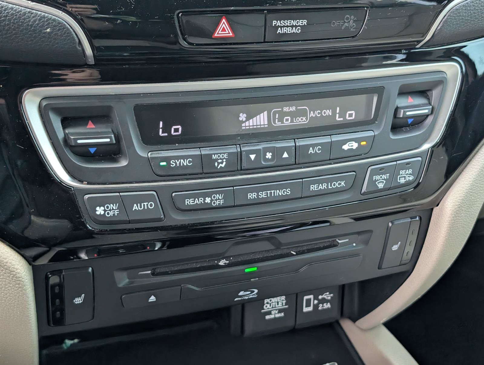 Used 2020 Burgundy Honda Touring 7-Passenger image 29