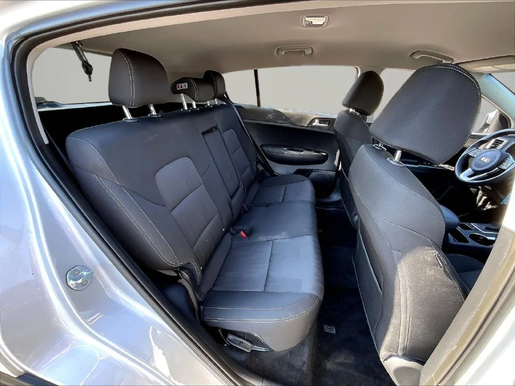 Used 2020 Sparkling Silver Kia LX image 28