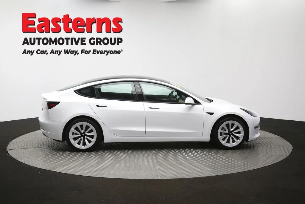 Used 2021 White Tesla Standard Range Plus image 39
